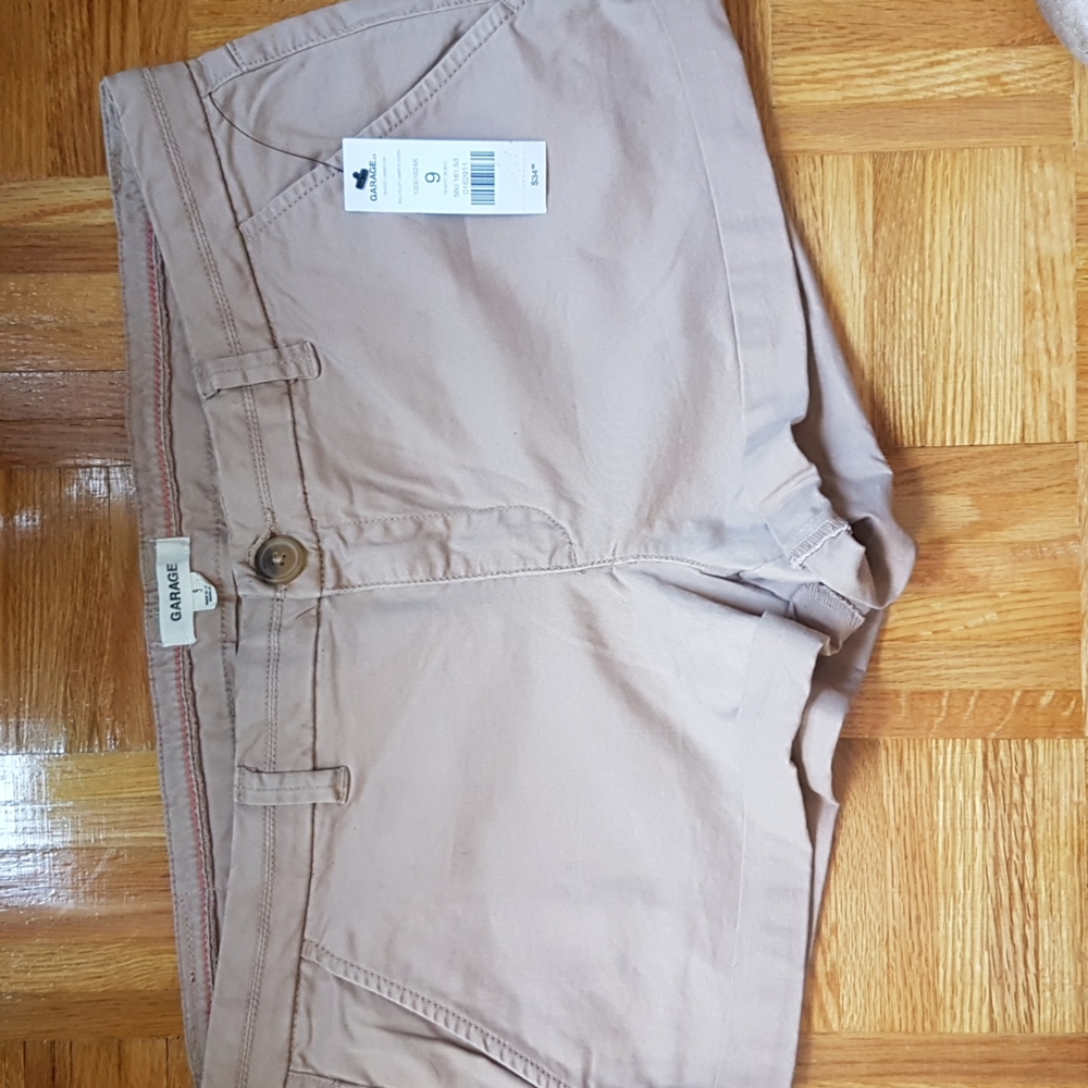 Garage size 9 shorts with tag